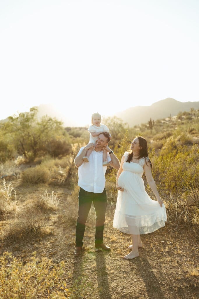Mesa Arizona maternity photographer documenting family connection and pregnancy announcement photos at Phon D Sutton