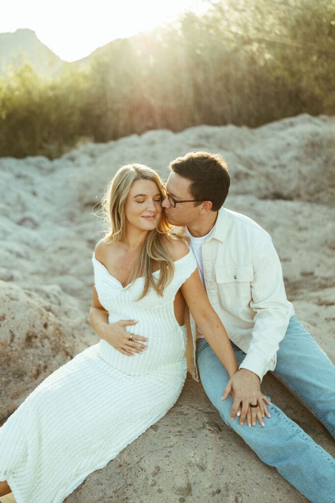 Arizona maternity photographer capturing a romantic riverside maternity session at the Salt River near Phoenix Arizona.