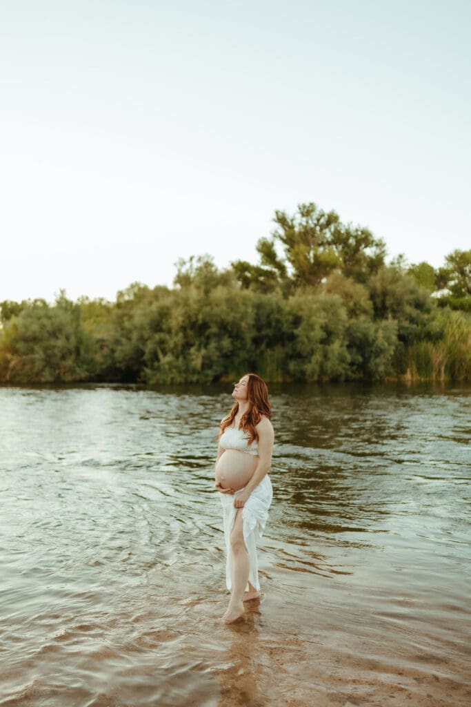 Outdoor maternity photography at Phon D Sutton Recreation Area along the Salt River in Mesa.